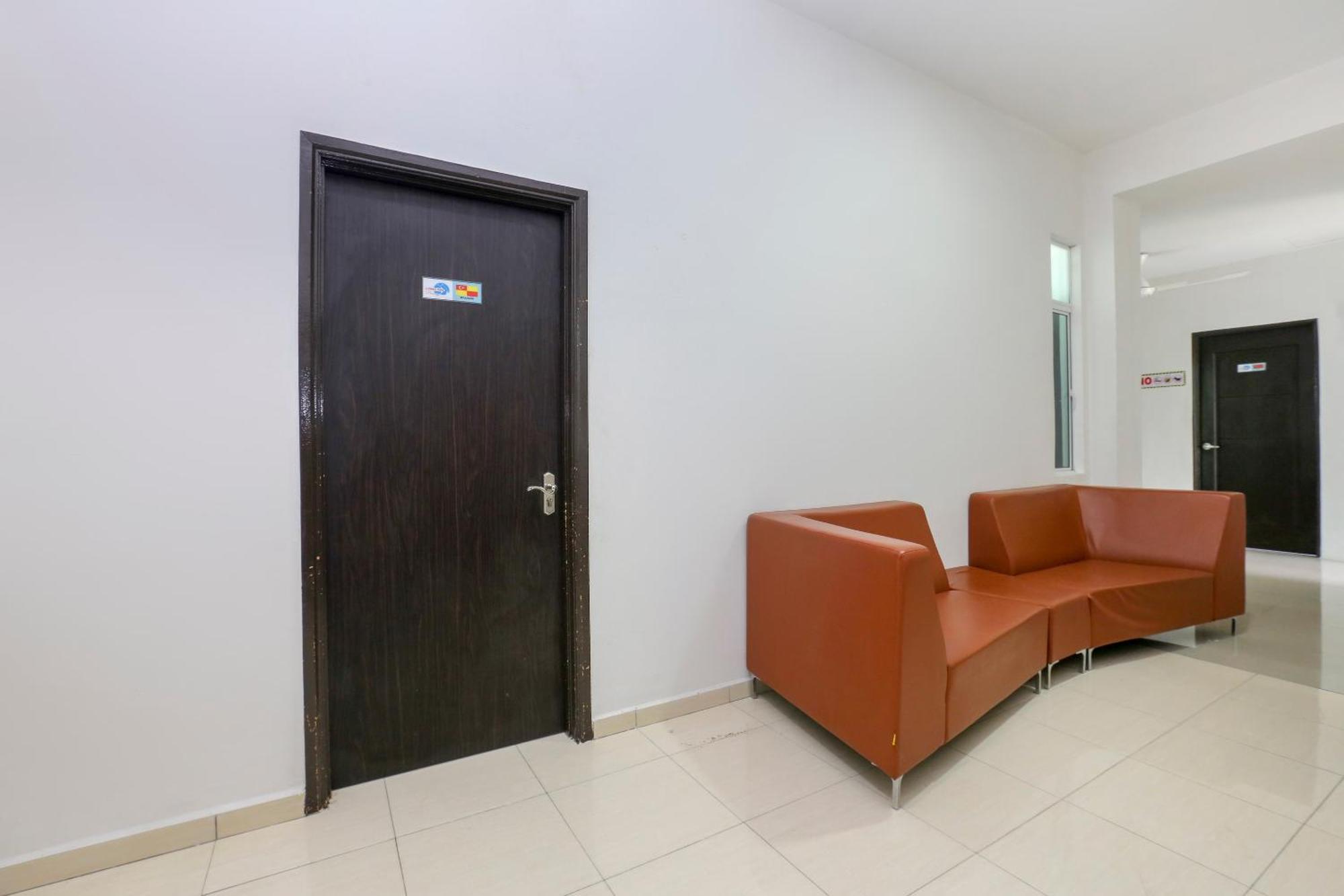 Oyo 90132 Come Inn Premium Kuala Terengganu Exterior foto